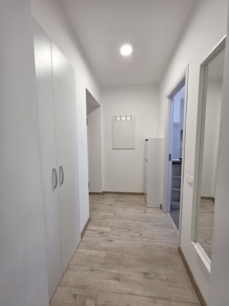 Titan /intrarea Badeni, 5 minute metrou